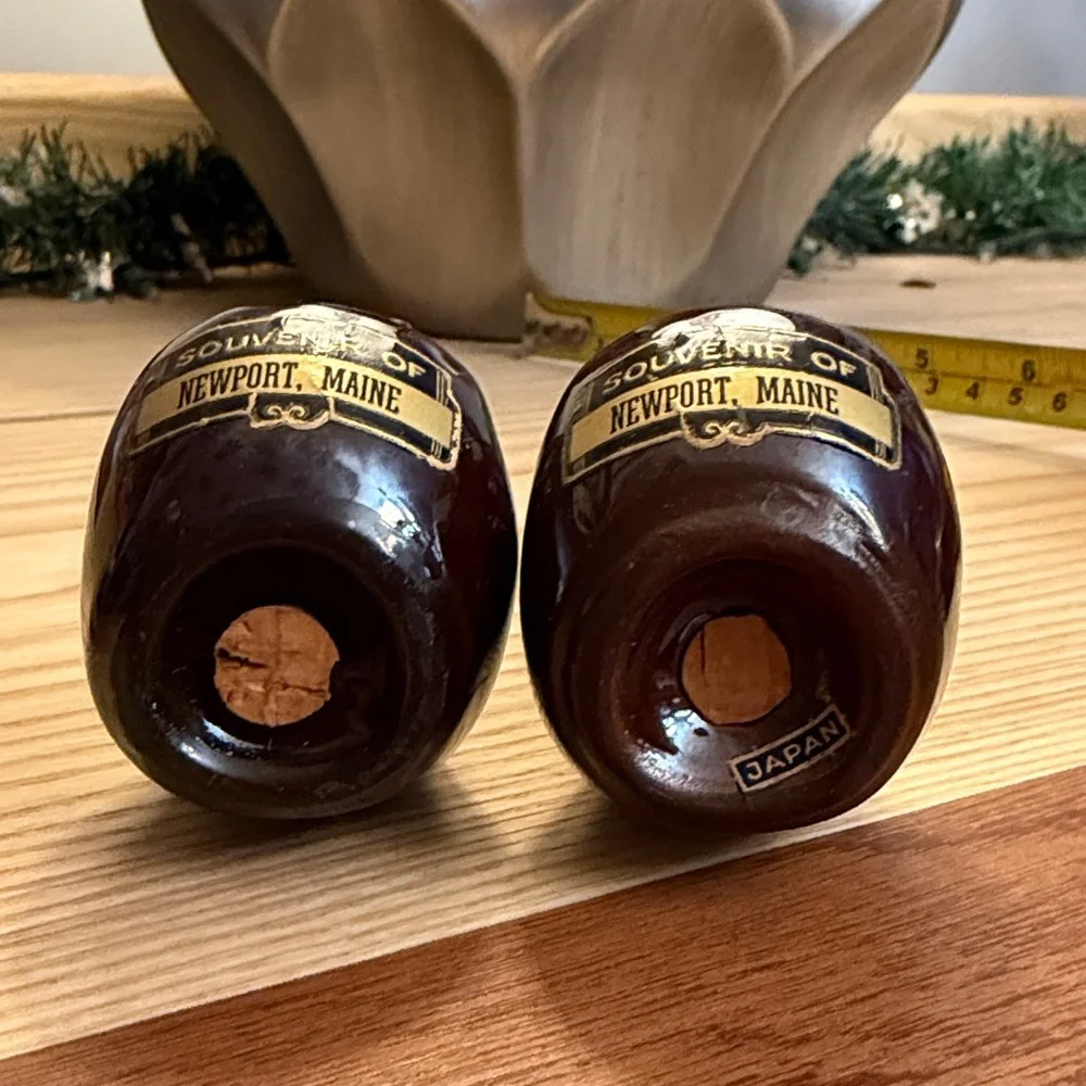 vintage ceramic salt and pepper shakers shaped like smoking pipes - Picture 3 of 4